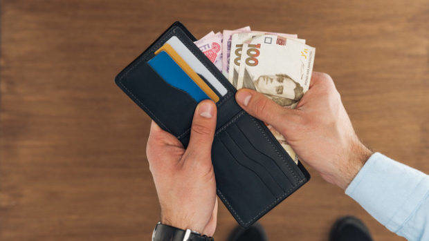 24-річний молодик з Тернопільщини пограбував автівку, яка зупинилася на АЗС