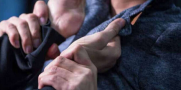 У Тернополі невідомий чоловік побив та пограбував 72-річного пенсіонера