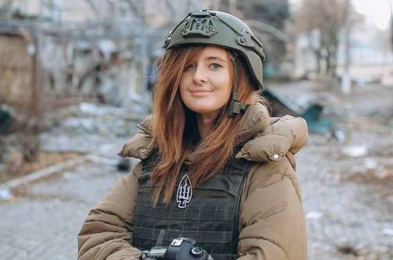 «Найближчий репортаж був за кiлометр до лiнiї зiткнення з ворогом», – Христина Луцик розповіла про роботу вiйськового журналiста