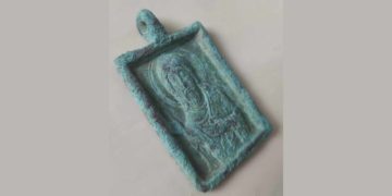 В Чортківському районі знайшли унікальну нагрудну іконку часів Київської Русі