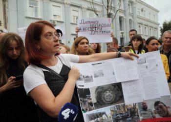 Під стінами міської ради Тернополя пройшов мітинг: люди вимагають збільшити видатки на армію