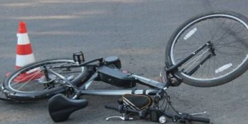 У Бережанах велосипедист збив пенсіонера: чоловік потрапив до лікарні