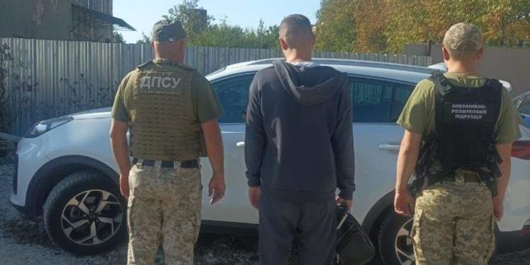 Хотів за кордон, а піде до суду: правоохоронці затримали чоловіка з Тернопільщини, який намагався незаконно потрапити до Румунії