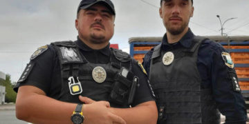Патрульні Тернополя врятували жінку від самогубства