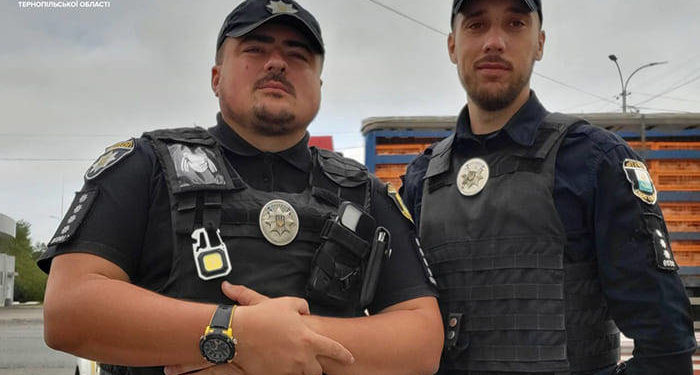 Патрульні Тернополя врятували жінку від самогубства