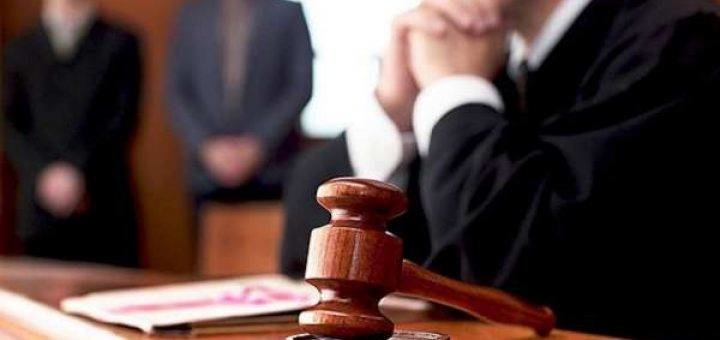 Суд покарав пенсіонерку з Тернопільщини, яка побила палицею сусідку