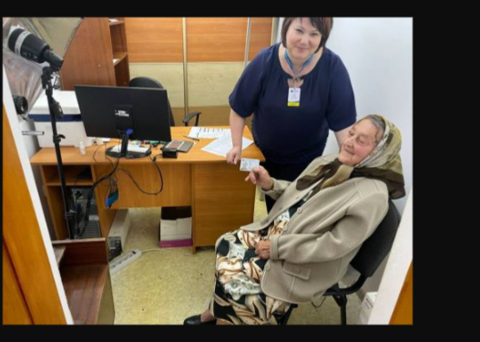 Здійснила мрію в 95 років: жінка з Тернопільщини взяла прізвище покійного чоловіка