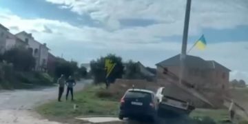 На Тернопільщині відразу дві автівки врізалися в один стовп