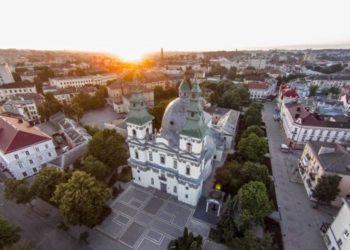 Одинадцятикласник Арсен Горобець створив унікальний телеграм-бот про Тернопіль