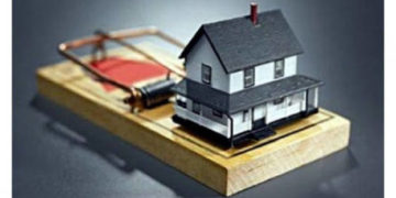 Шахрайство при продажі будинку: “староста села” обікрав жительку Тернопільщини