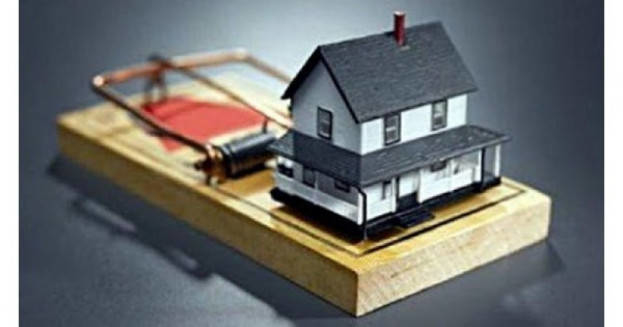 Шахрайство при продажі будинку: “староста села” обікрав жительку Тернопільщини