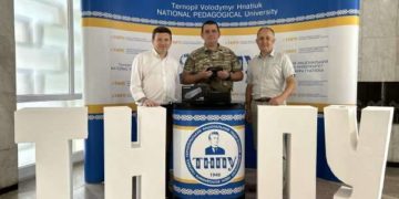 Волонтерський центр ТНПУ передав допомогу для ЗСУ