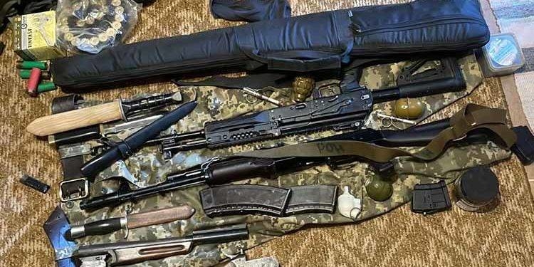 40 артснарядів і ручний кулемет: на Тернопільщині затримали чоловіка, який торгував зброєю з фронту