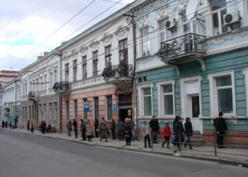 У Тернополі перенесуть найзавантаженішу зупинку громадського транспорту в місті