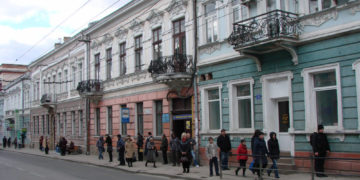 У Тернополі перенесуть найзавантаженішу зупинку громадського транспорту в місті