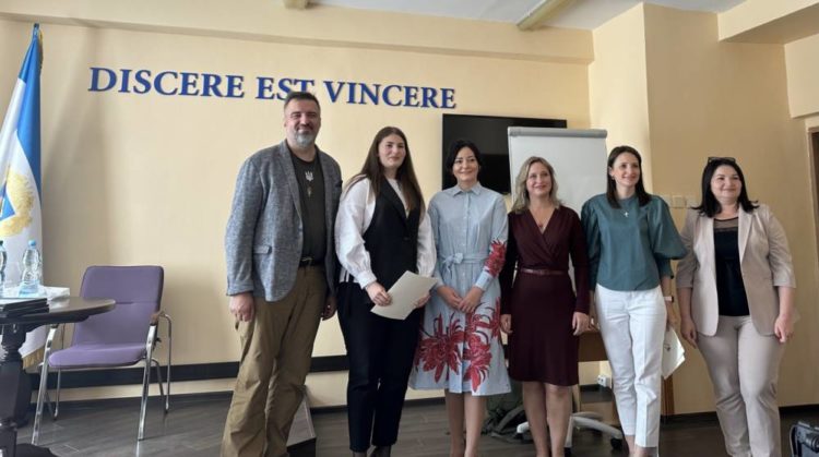 У ЗУНУ вручили дипломи слухачам Школи польського та європейського права