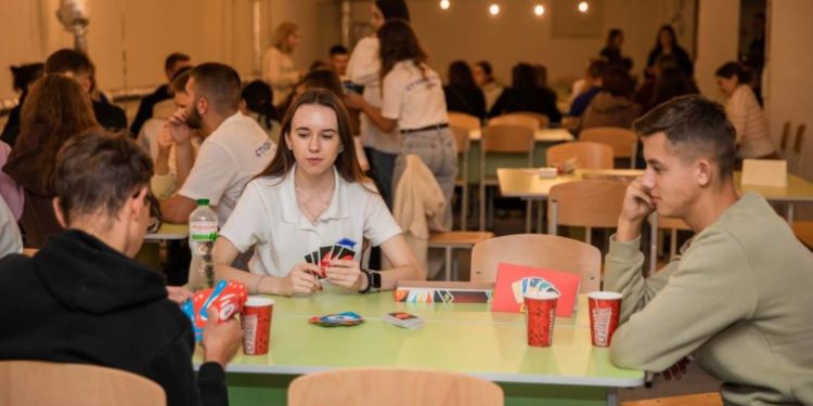 Відпочити від навчання та поспілкуватися з друзями: у ЗУНУ провели вечір настільних ігор