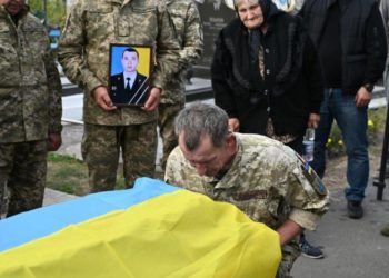 В Лановецькій громаді попрощалися з командиром взводу Олександром Пчолою