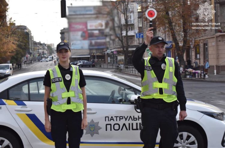 На Тернопільщині зупинилися всі підприємства та громадський транспорт