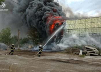 Масштабна пожежа на Чортківщині: вогонь охопив 400 квадратних метрів