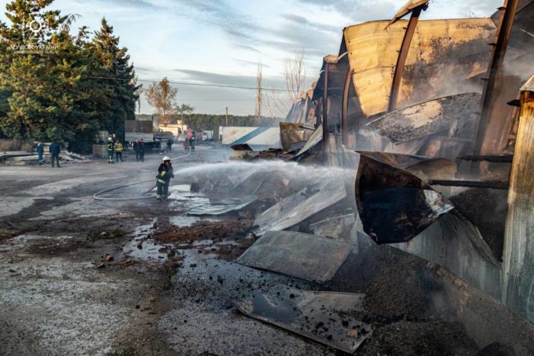 Масштабна пожежа на Чортківщині: вогонь охопив 400 квадратних метрів