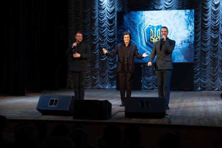 «У великiй вiйнi немає дрiбних вчинкiв», – у Тернополі відбувся благодійний аукціон на підтримку 105 бригади ТрО