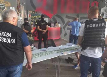 Поліція викрила незаконну схему виготовлення фальшивих довідок ВЛК