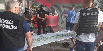 Поліція викрила незаконну схему виготовлення фальшивих довідок ВЛК