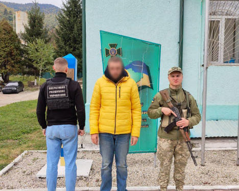 Закарпатські прикордонники затримали двох чоловіків з Тернопільщини, які хотіли незаконно перетнути кордон