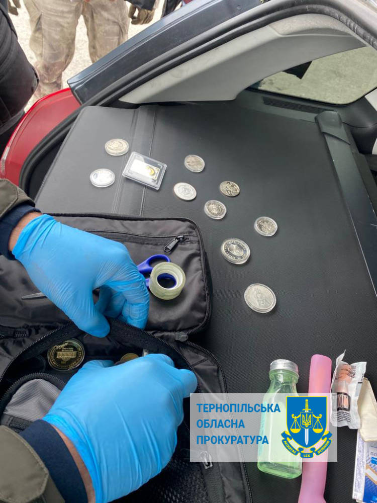 Злодії із сусідньої області вкрали сейф з будинку у Заліщиках