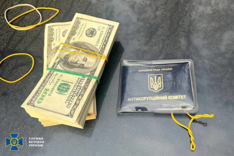 СБУ та ДБР затримали фейкових «антикорупціонерів», які «продавали» посаду ректора одного з Вінницьких університетів