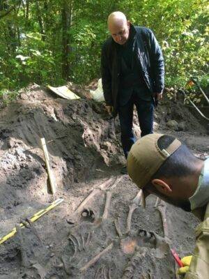 В громаді на Тернопільщині ексгумували тіла двох вояків повстанської армії