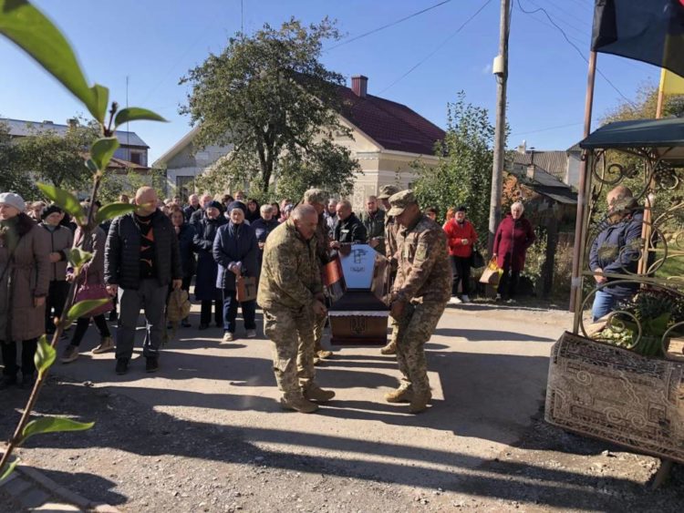 В Козівській громаді прощаються з Ярославом Демковим, який загинув захищаючи країну від окупантів