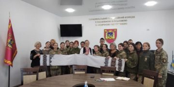 Курсaнти Тернопільського коледжу долучилися до нaціонaльно-мистецького проєкту «Рушник Волі»