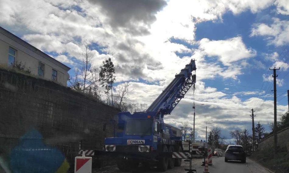 На Тернопільщині укріплюють схили дороги Н-18