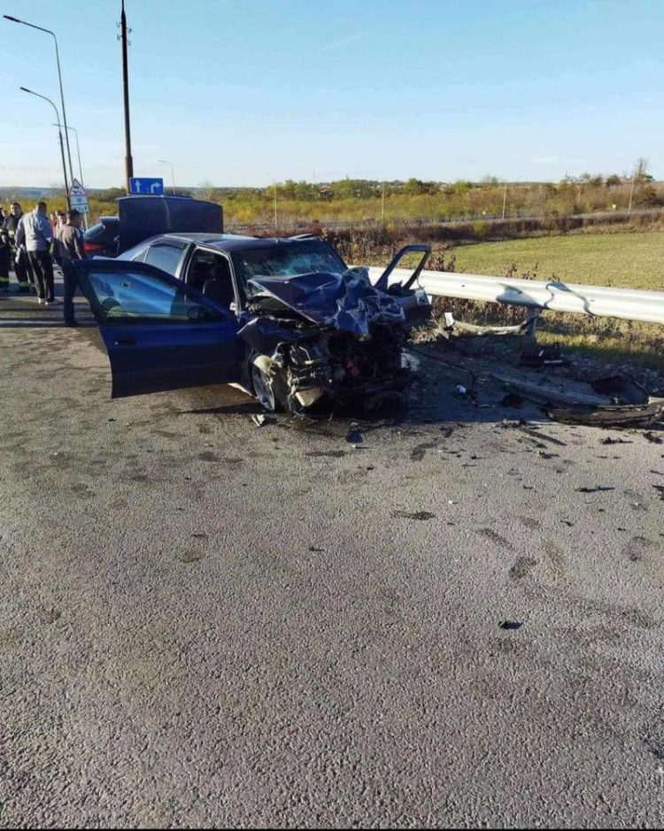 На Тернопільщині трапилося серйозне ДТП: водій однієї з автівок загинув на місці