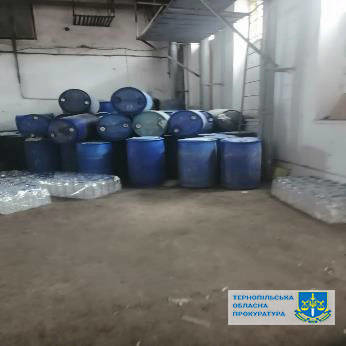 Двоє жителів Тернопільщини незаконно продали понад 10 тонн етилового спирту
