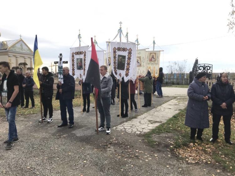 Назавжди 18: в Гусятинській громаді прощаються з Героєм Радомиром Олійником