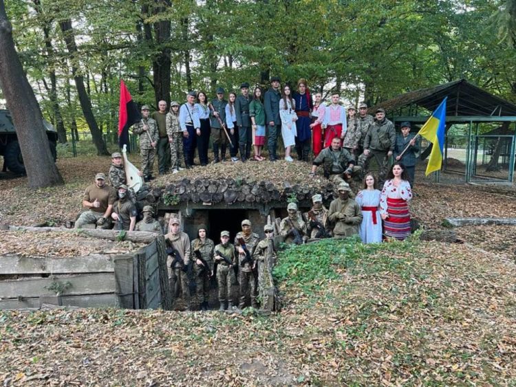 Курсанти Тернопільського коледжу долучились до патріотичних забав із елементами відтворення історії