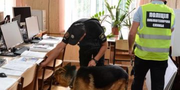 Невідомий чоловік повідомив про вибухівку неподалік однієї зі шкіл Тернопільщини