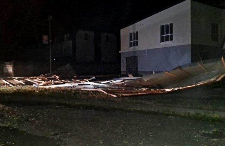 Негода знову наробила лиха на Тернопільщині, за одну ніч знеструмлено 70 населених пунктів