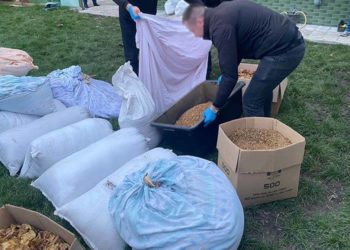 400 кілограмів нелегального тютюну: правоохоронці Тернопільщини викрили незаконну схему виготовлення підакцизного товару