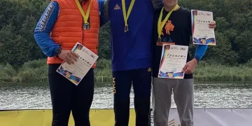 10 команд з п’яти областей України змагалися на чeмпiонaті Тepнопiльської облaстi з вeслувaння