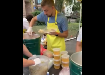 Тернопільський благодійний ресторан “Жовтий фартух” отримав допомогу від фонду “Хвилі змін”