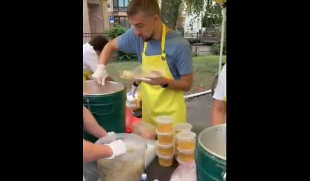 Тернопільський благодійний ресторан “Жовтий фартух” отримав допомогу від фонду “Хвилі змін”