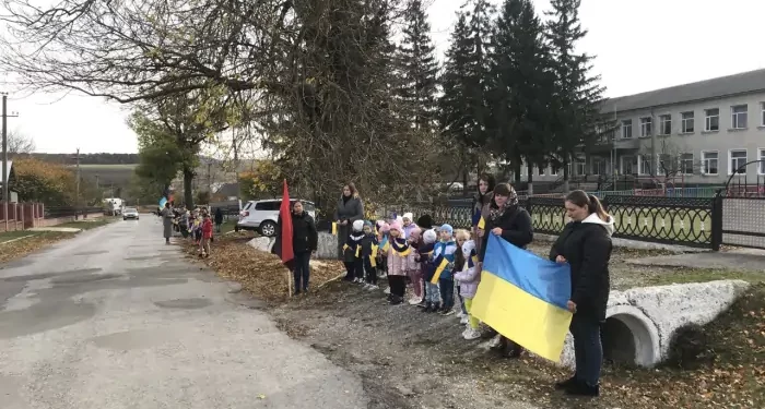 Назавжди 18: в Гусятинській громаді прощаються з Героєм Радомиром Олійником