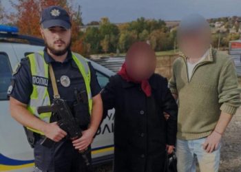 Правоохоронці Тернополя допомогли пенсіонерці, яка заблукала і не могла повернутися додому