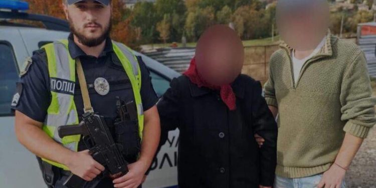 Правоохоронці Тернополя допомогли пенсіонерці, яка заблукала і не могла повернутися додому