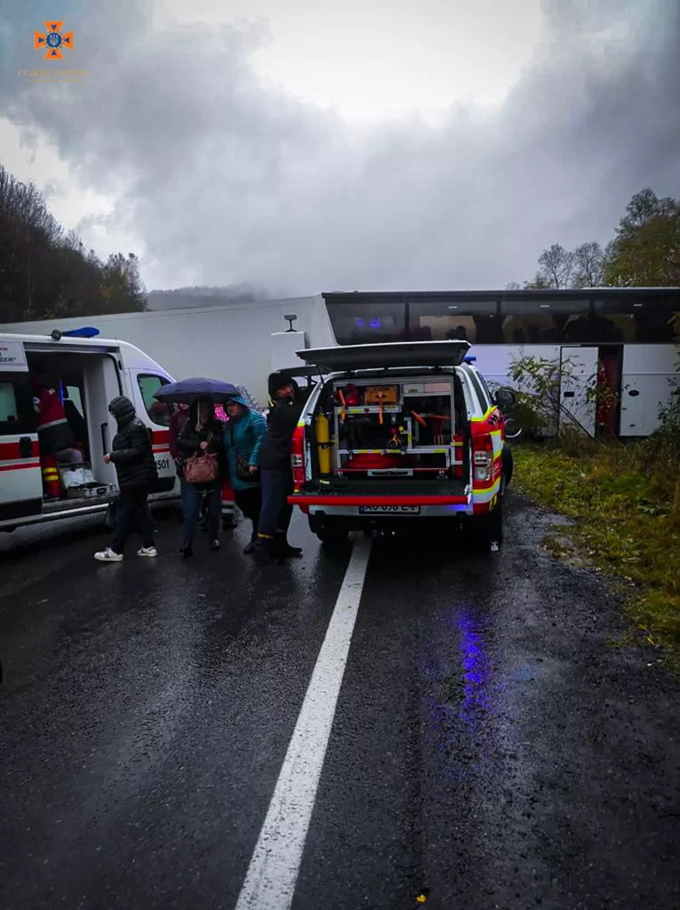 В аварії на Закарпатті загинуло двоє водіїв тернопільського автобуса