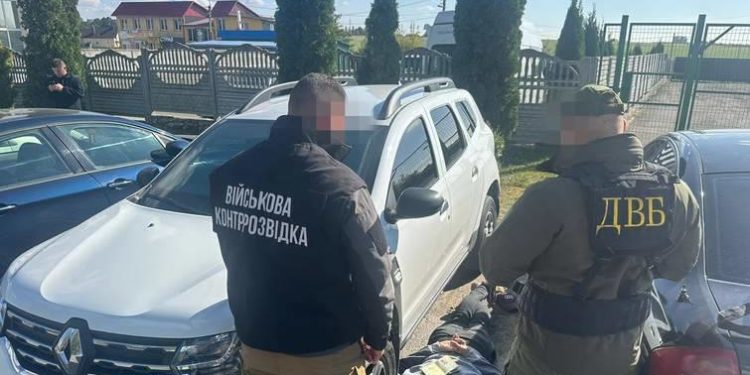 Правоохоронці Тернопільщини затримали “бізнесменів”, які допомагали ухилянтам незаконно виїжджати за кордон